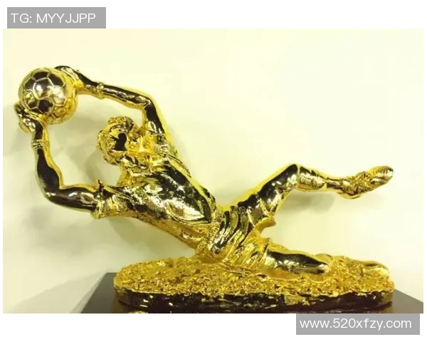 车内足球星摆件打造绿茵激情驾驶空间展现运动与时尚完美融合